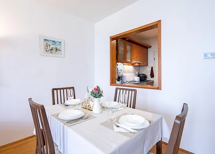 Sunny Apartment