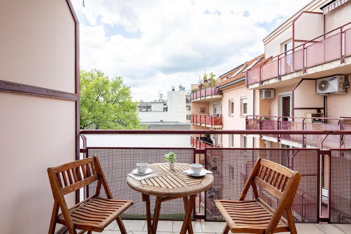 Sunny Apartment *